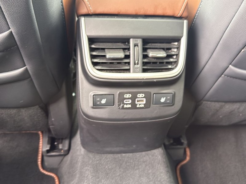 Subaru Outback Vehicle Full-screen Gallery Image 18