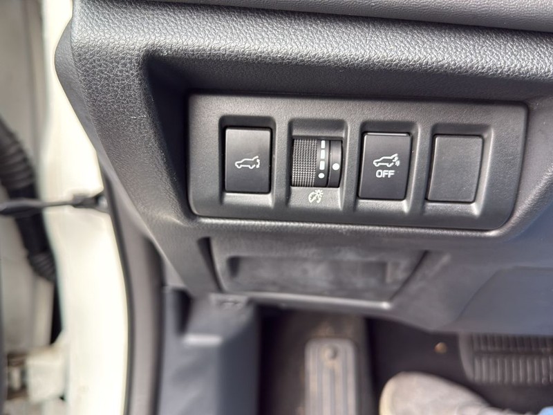 Subaru Outback Vehicle Full-screen Gallery Image 19