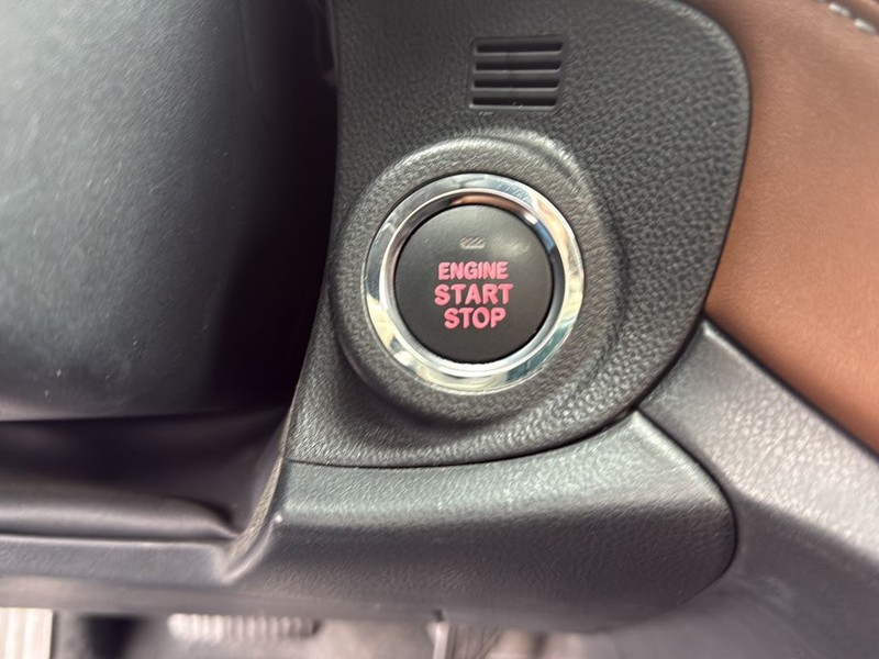 Subaru Outback Vehicle Full-screen Gallery Image 21