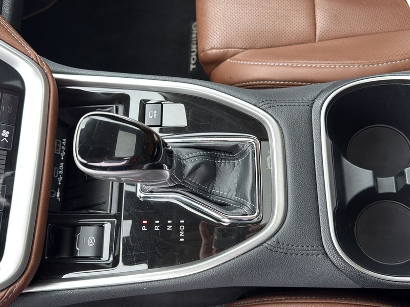 Subaru Outback Vehicle Full-screen Gallery Image 22