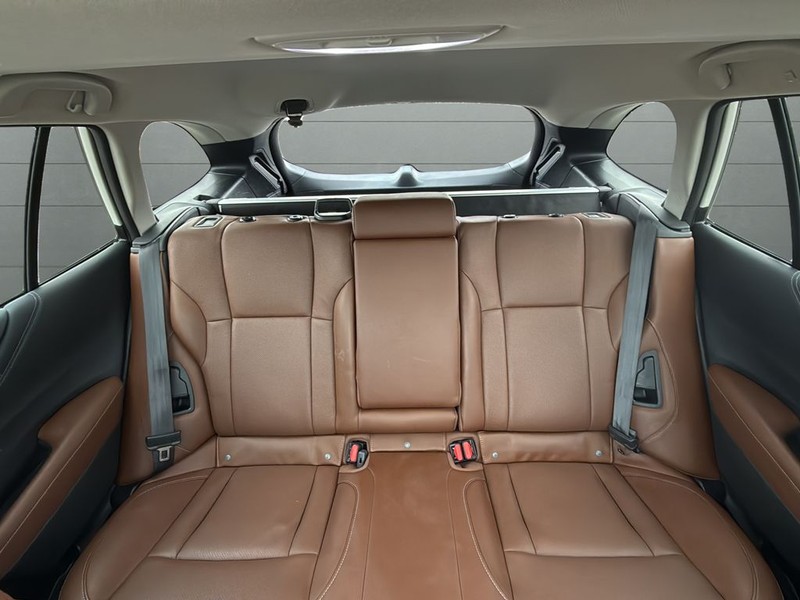 Subaru Outback Vehicle Full-screen Gallery Image 29