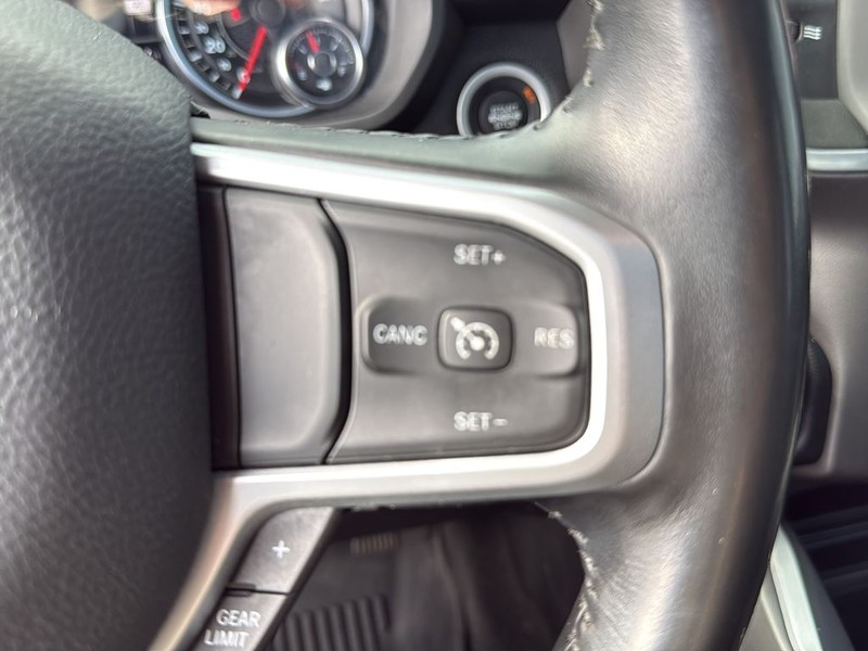 Ram 1500 Vehicle Full-screen Gallery Image 9