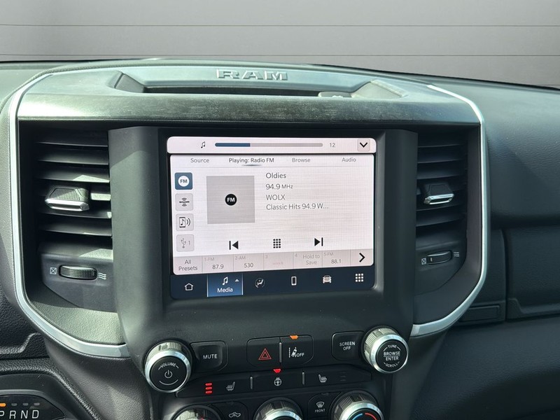 Ram 1500 Vehicle Full-screen Gallery Image 11