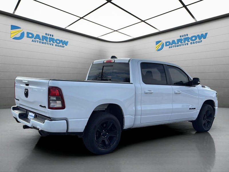 Ram 1500 Vehicle Full-screen Gallery Image 24