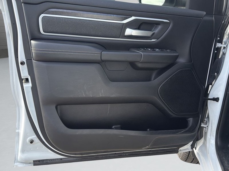 Ram 1500 Vehicle Full-screen Gallery Image 29