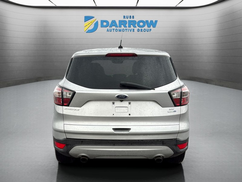 Ford Escape Vehicle Full-screen Gallery Image 4