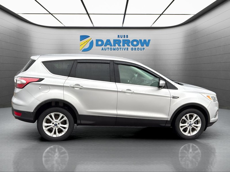 Ford Escape Vehicle Full-screen Gallery Image 6