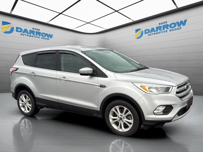 Ford Escape Vehicle Full-screen Gallery Image 7