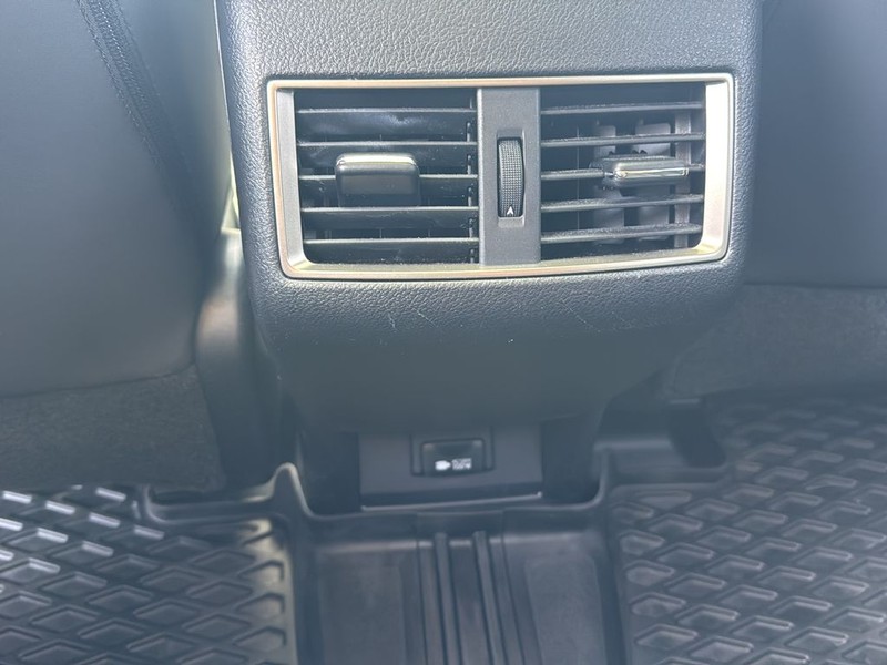 Lexus NX Vehicle Full-screen Gallery Image 8