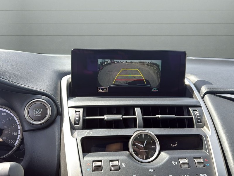 Lexus NX Vehicle Full-screen Gallery Image 14