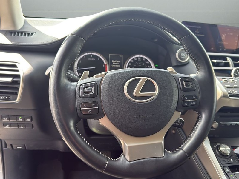 Lexus NX Vehicle Full-screen Gallery Image 17