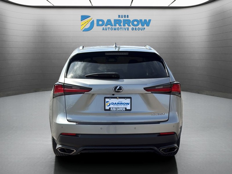 Lexus NX Vehicle Full-screen Gallery Image 22