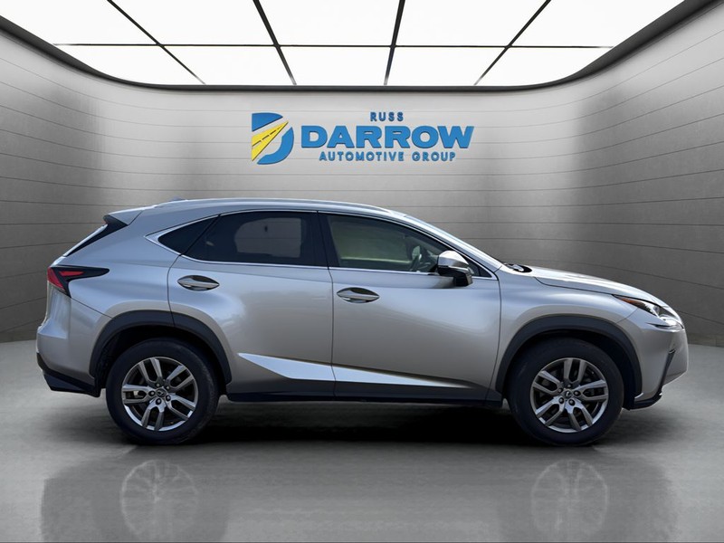 Lexus NX Vehicle Full-screen Gallery Image 24