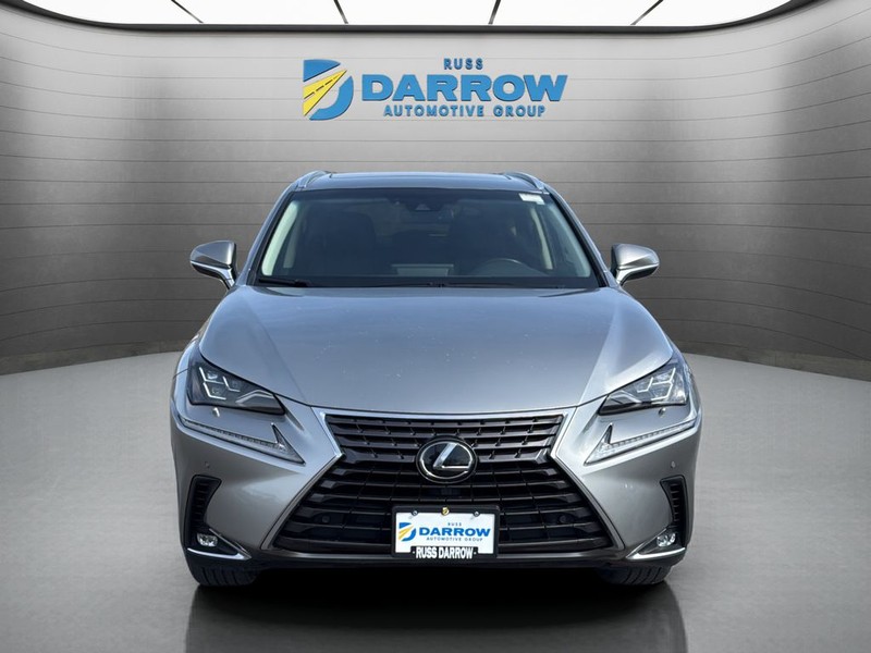 Lexus NX Vehicle Full-screen Gallery Image 26