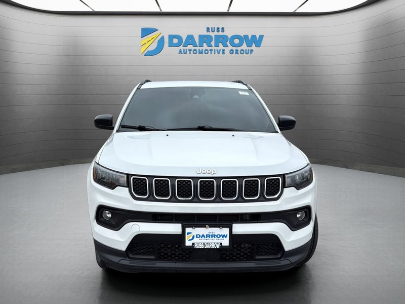 Jeep Compass Vehicle Full-screen Gallery Image 8