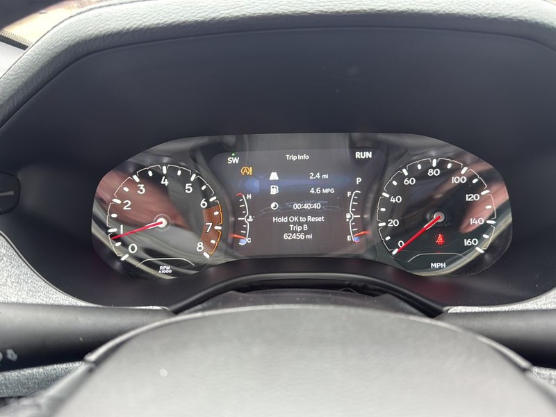 Jeep Compass Vehicle Full-screen Gallery Image 13