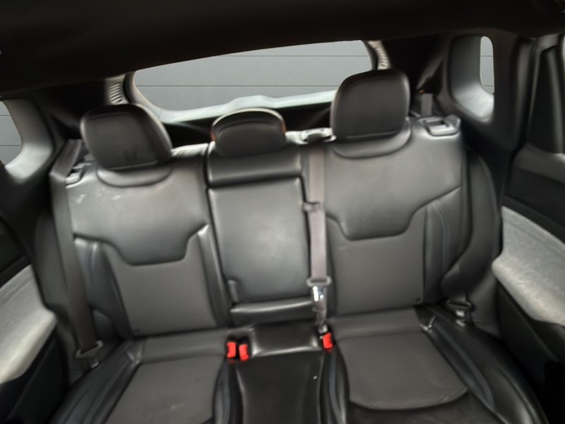 Jeep Compass Vehicle Full-screen Gallery Image 27