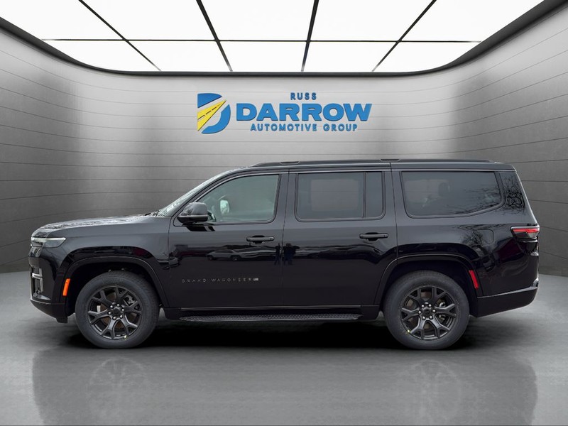 Jeep Grand Wagoneer Vehicle Full-screen Gallery Image 2