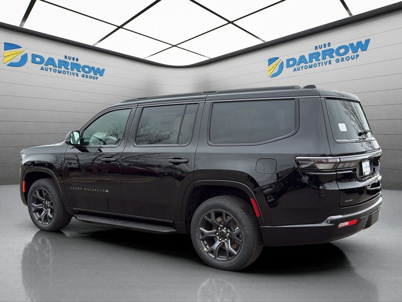 Jeep Grand Wagoneer Vehicle Full-screen Gallery Image 3