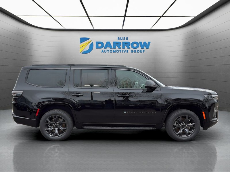 Jeep Grand Wagoneer Vehicle Full-screen Gallery Image 6