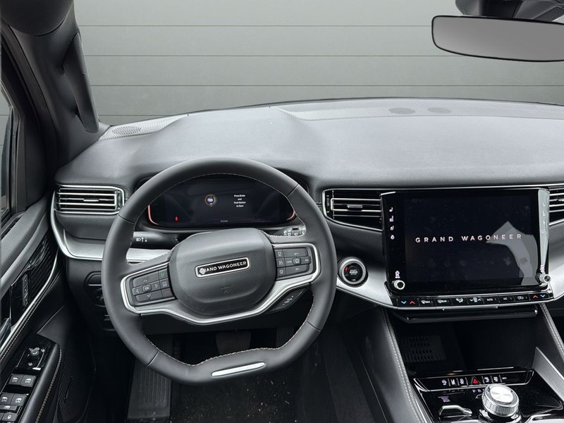 Jeep Grand Wagoneer Vehicle Full-screen Gallery Image 12