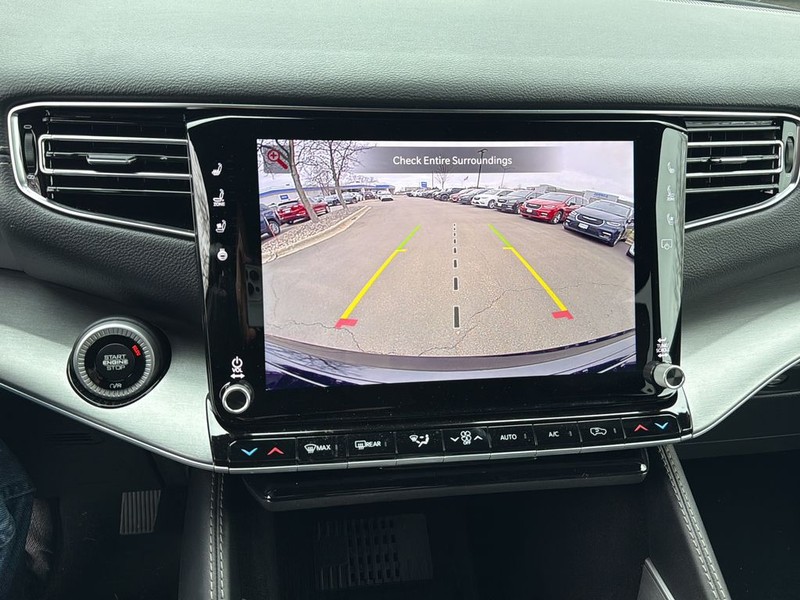 Jeep Grand Wagoneer Vehicle Full-screen Gallery Image 23