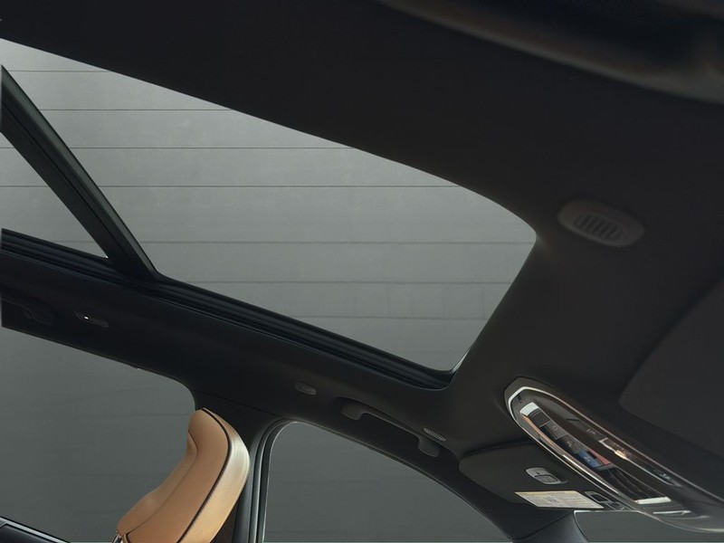 Jeep Grand Cherokee Vehicle Full-screen Gallery Image 25