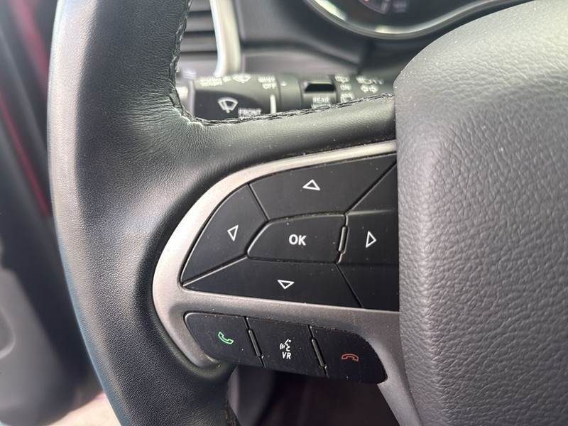 Jeep Grand Cherokee WK Vehicle Full-screen Gallery Image 9