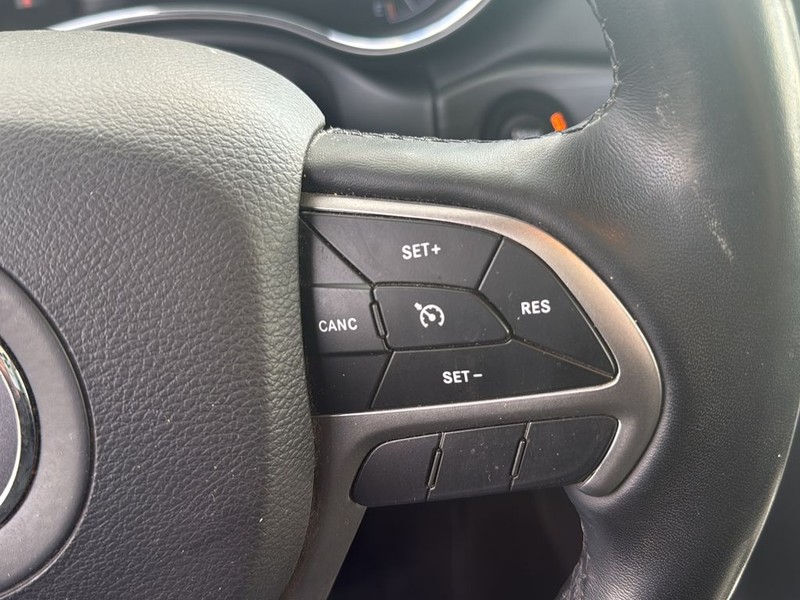 Jeep Grand Cherokee WK Vehicle Full-screen Gallery Image 10