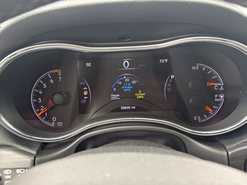 Jeep Grand Cherokee WK Vehicle Full-screen Gallery Image 13