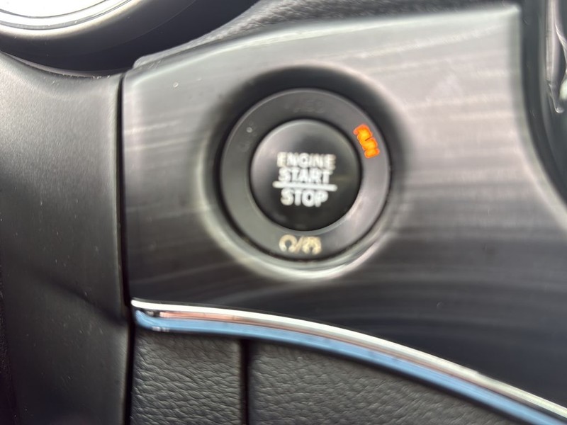 Jeep Grand Cherokee WK Vehicle Full-screen Gallery Image 21