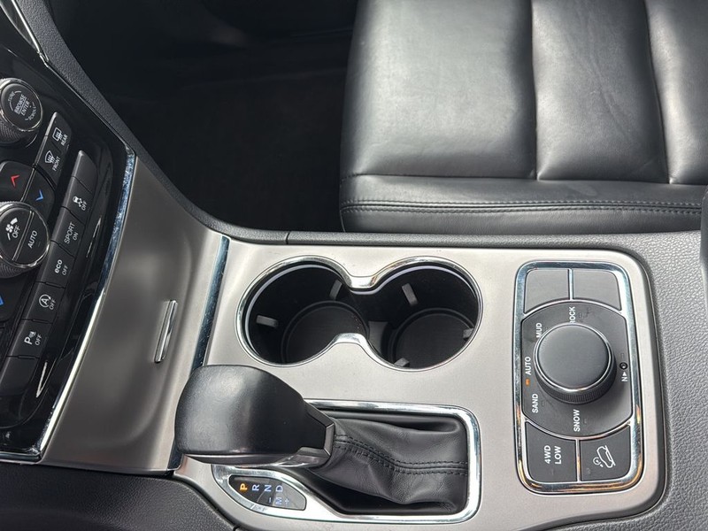 Jeep Grand Cherokee WK Vehicle Full-screen Gallery Image 22