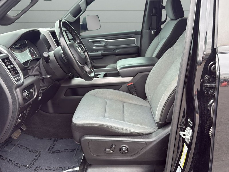 Ram 1500 Vehicle Full-screen Gallery Image 10