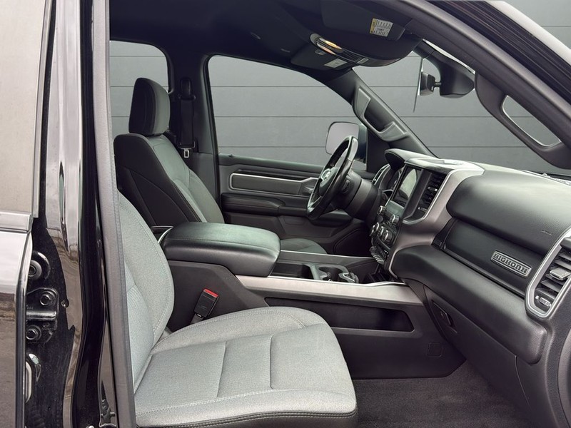 Ram 1500 Vehicle Full-screen Gallery Image 15