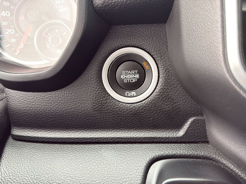 Ram 1500 Vehicle Full-screen Gallery Image 20