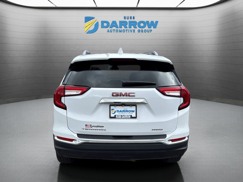 GMC Terrain Vehicle Full-screen Gallery Image 4