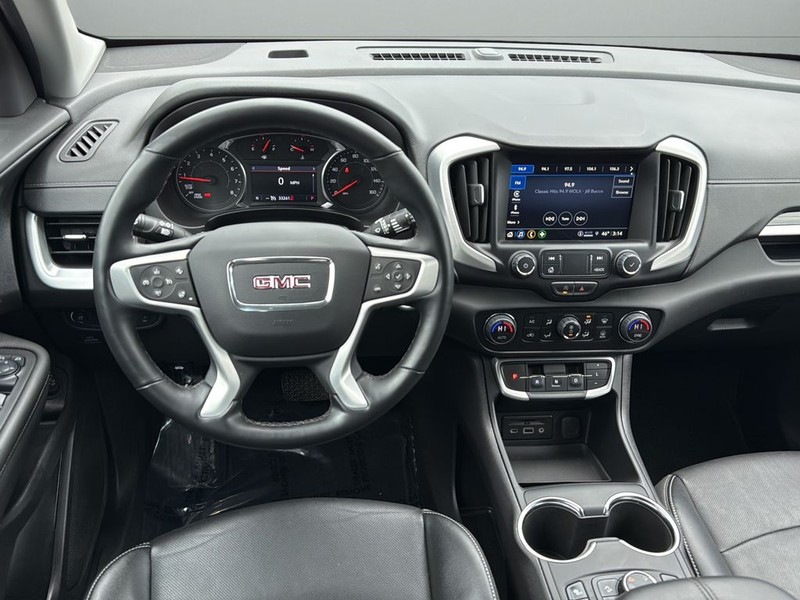 GMC Terrain Vehicle Full-screen Gallery Image 12