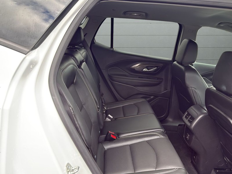 GMC Terrain Vehicle Full-screen Gallery Image 14