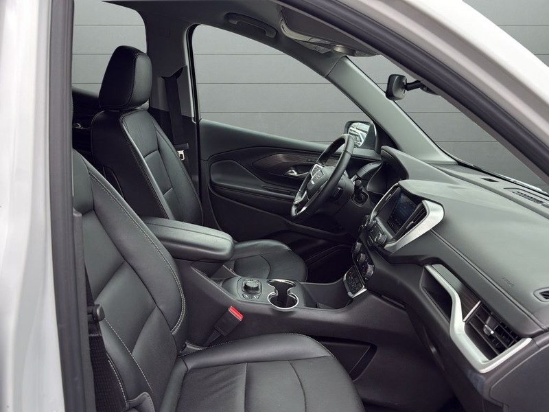 GMC Terrain Vehicle Full-screen Gallery Image 15