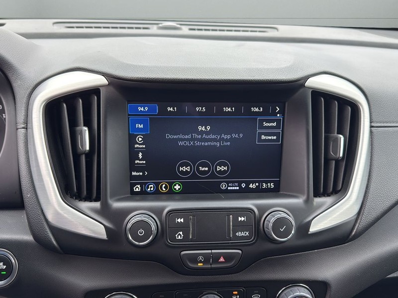 GMC Terrain Vehicle Full-screen Gallery Image 21