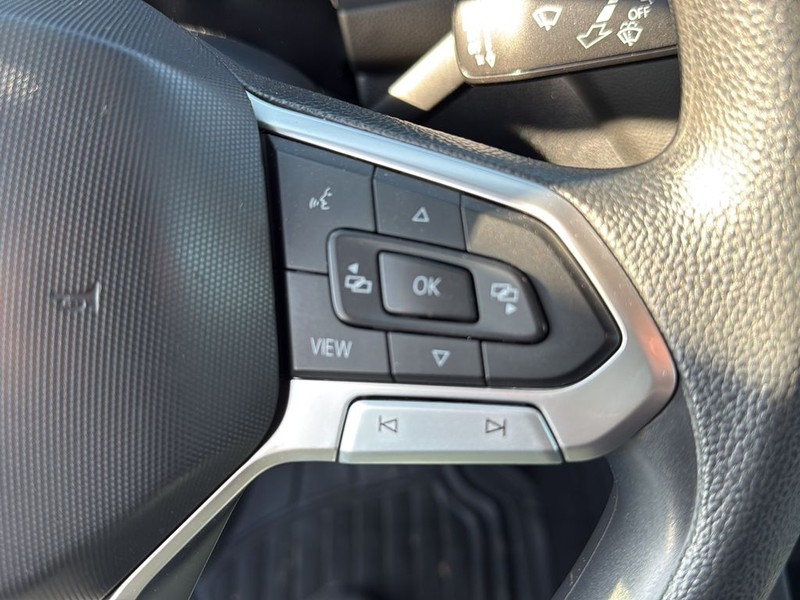 Volkswagen Tiguan Vehicle Full-screen Gallery Image 10