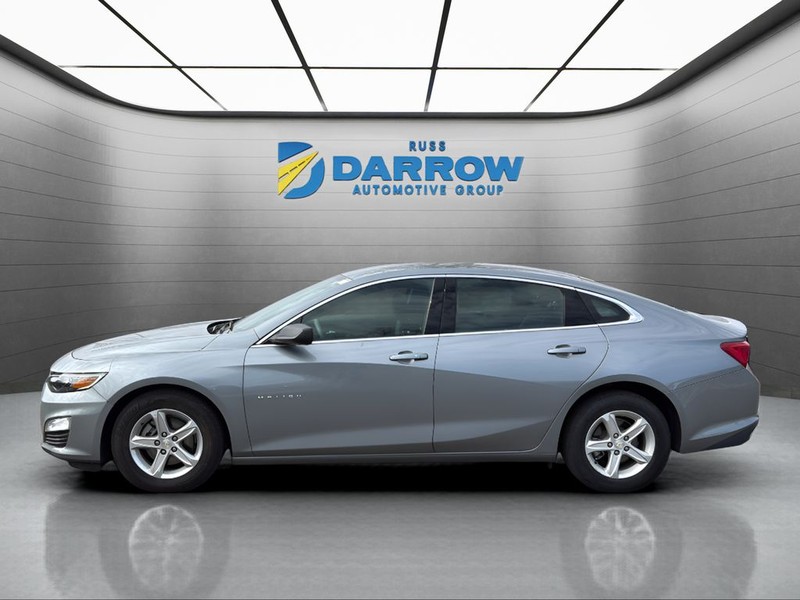 Chevrolet Malibu Vehicle Full-screen Gallery Image 2