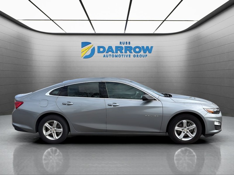 Chevrolet Malibu Vehicle Full-screen Gallery Image 6