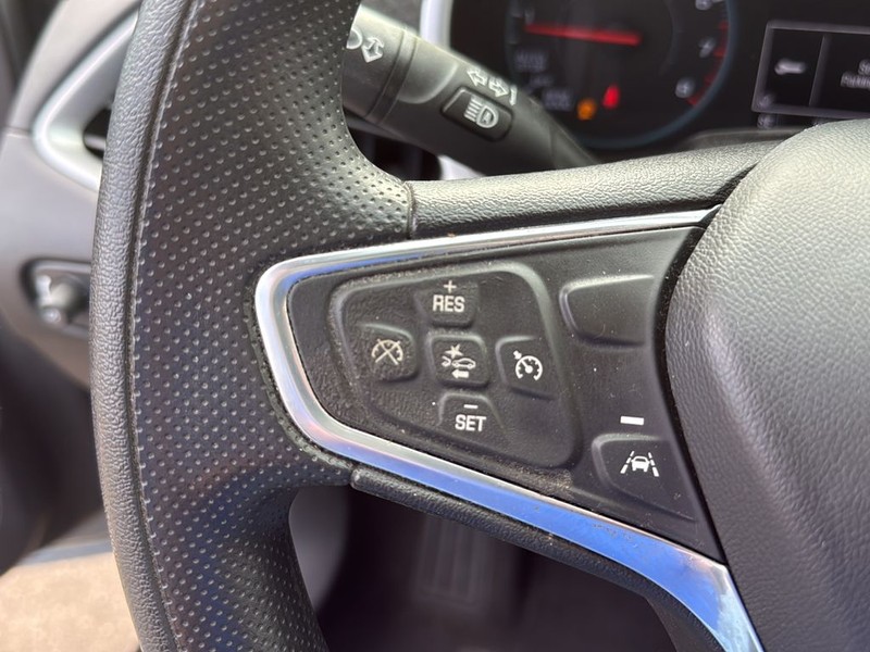 Chevrolet Malibu Vehicle Full-screen Gallery Image 9