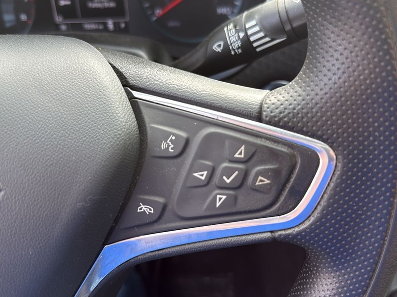 Chevrolet Malibu Vehicle Full-screen Gallery Image 10