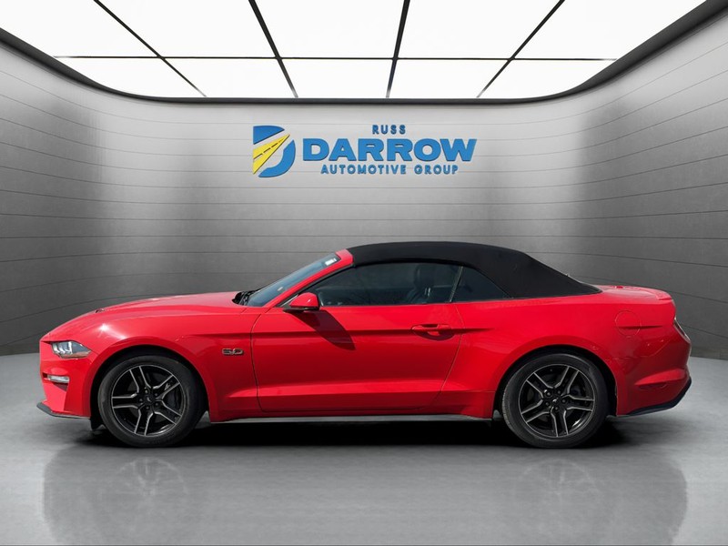 Ford Mustang Vehicle Full-screen Gallery Image 2