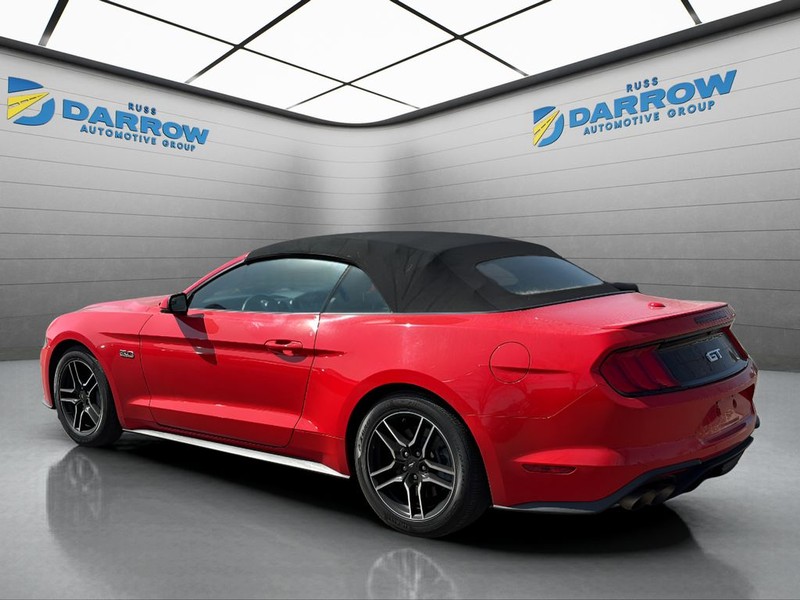 Ford Mustang Vehicle Full-screen Gallery Image 3