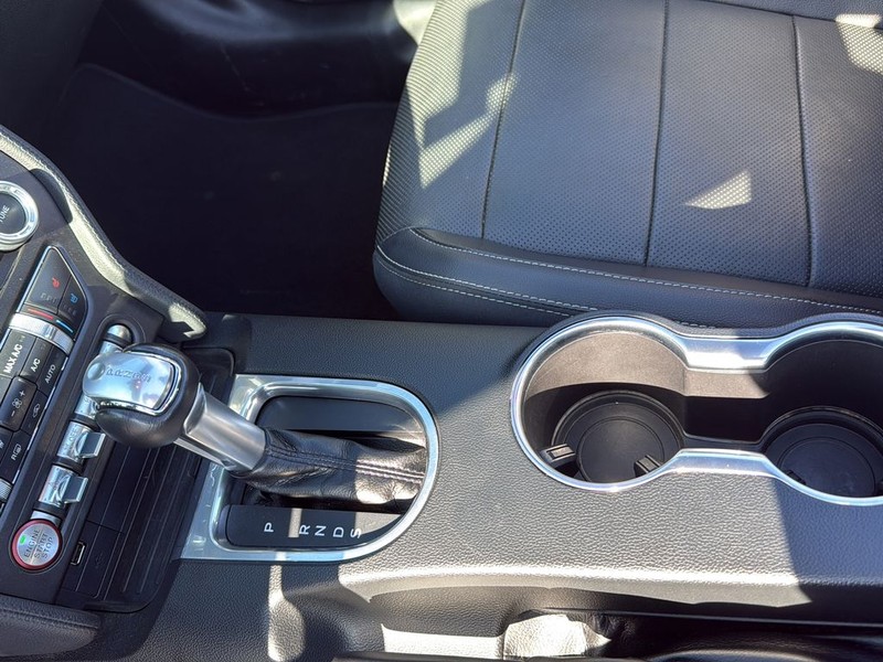 Ford Mustang Vehicle Full-screen Gallery Image 21