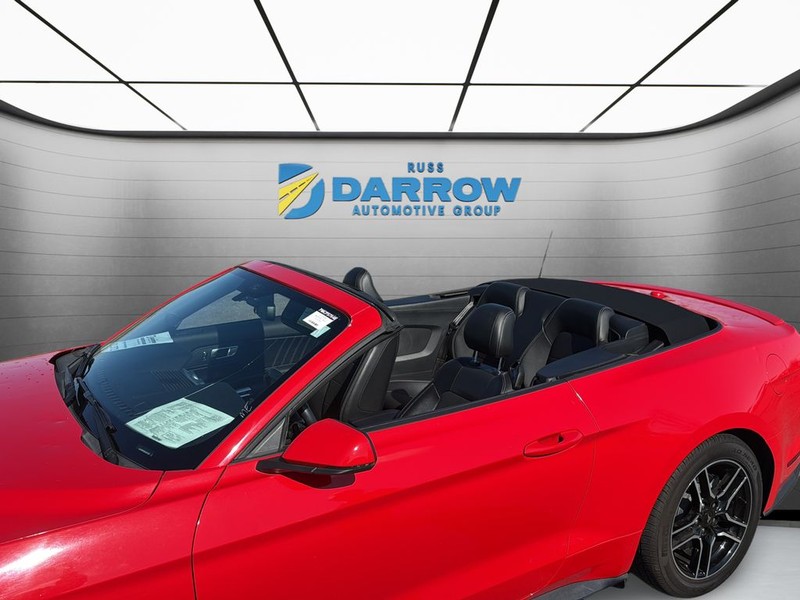 Ford Mustang Vehicle Full-screen Gallery Image 31