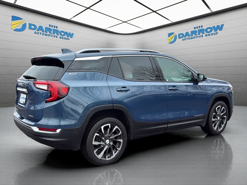 GMC Terrain Vehicle Full-screen Gallery Image 5
